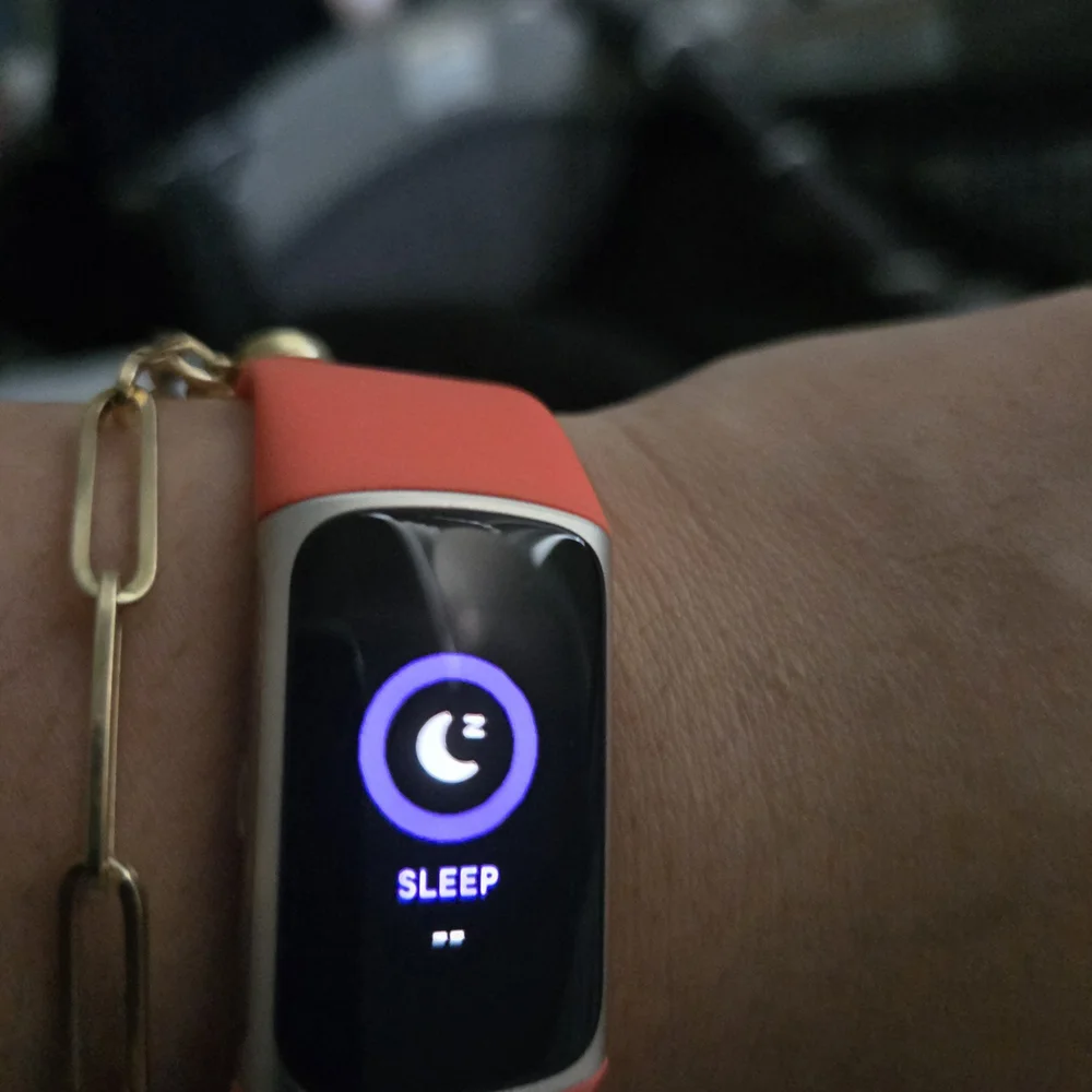Fitbit Charge 6 Smartwatch - Vibrant Orange